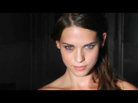 Sexy Lyndsy Fonseca Eats Ice HD