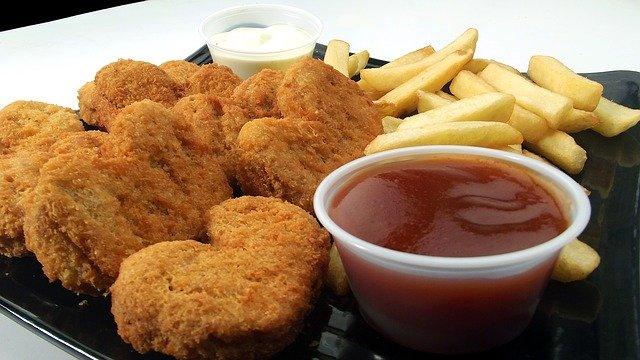 Chicken Nuggets Fries Dip Sauce  - adoproducciones / Pixabay